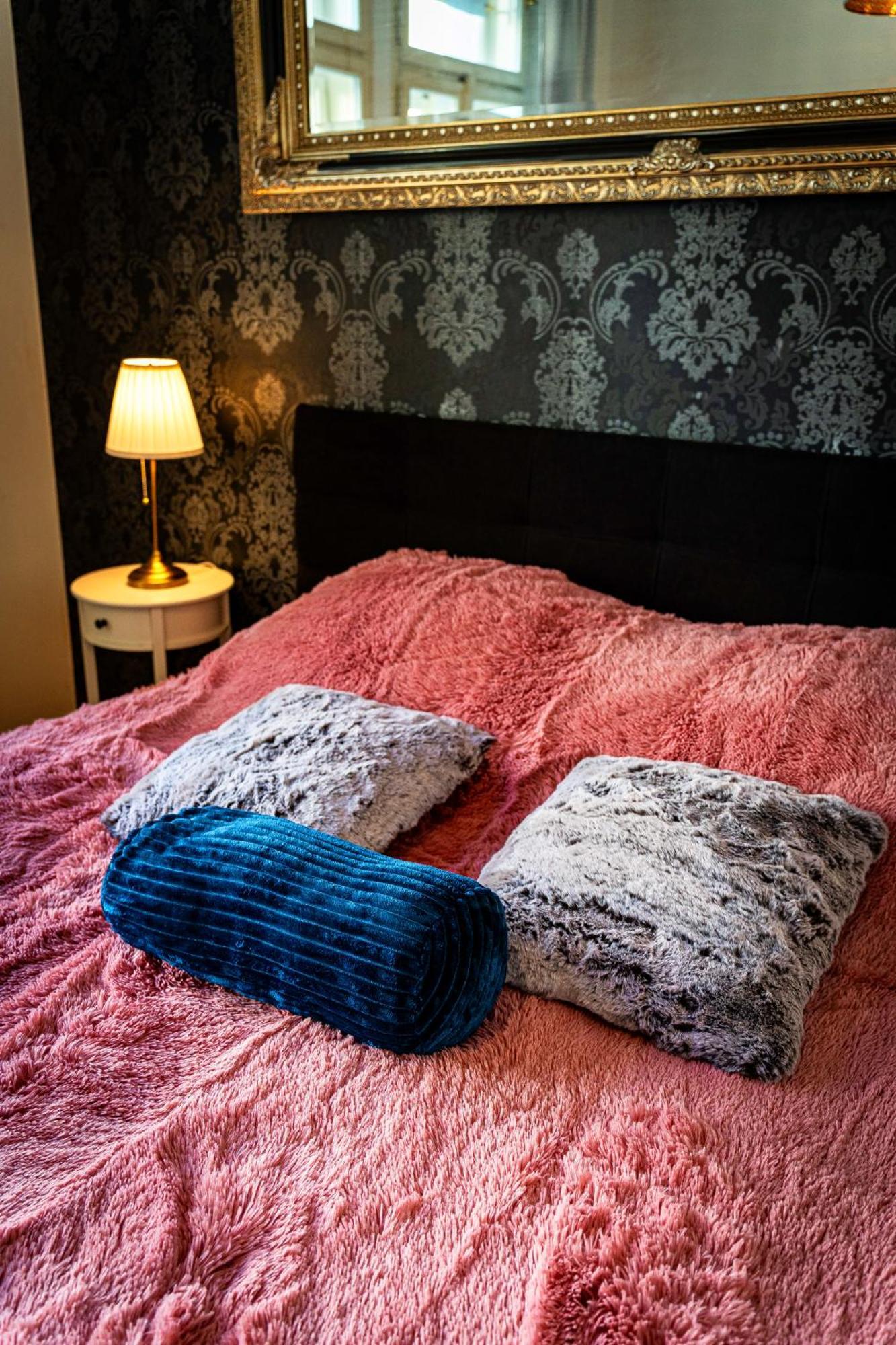 Black Dog Apartment Prag